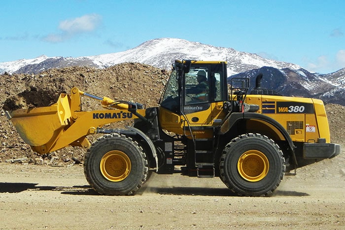 KOMATSU-WA-380 noleggio pala gommata lecce leadri